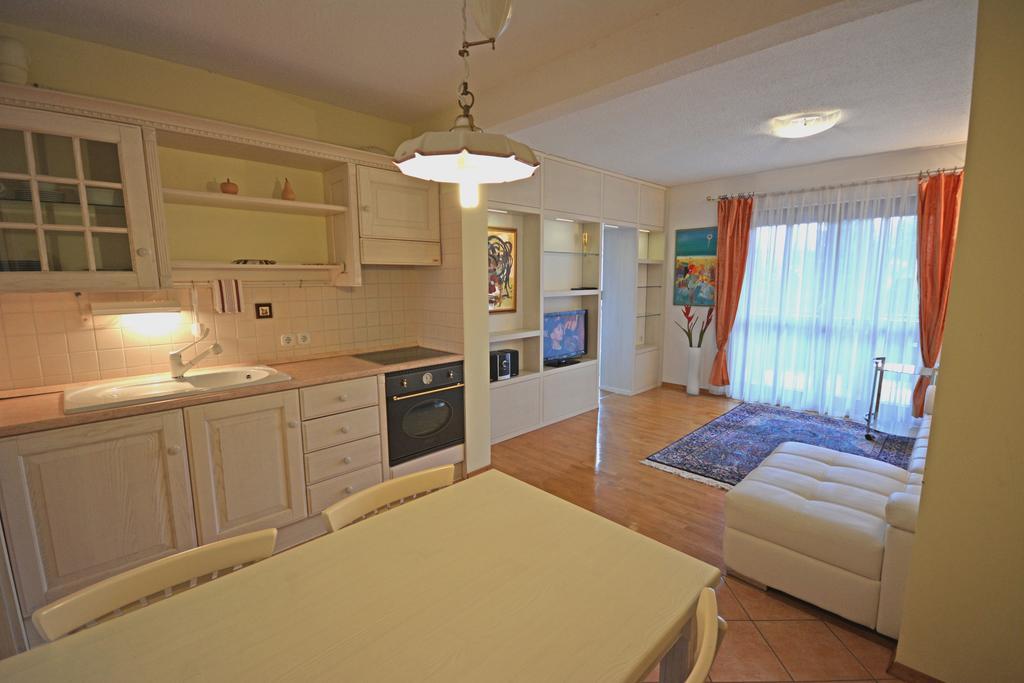Apartment Amigo Bled Bagian luar foto