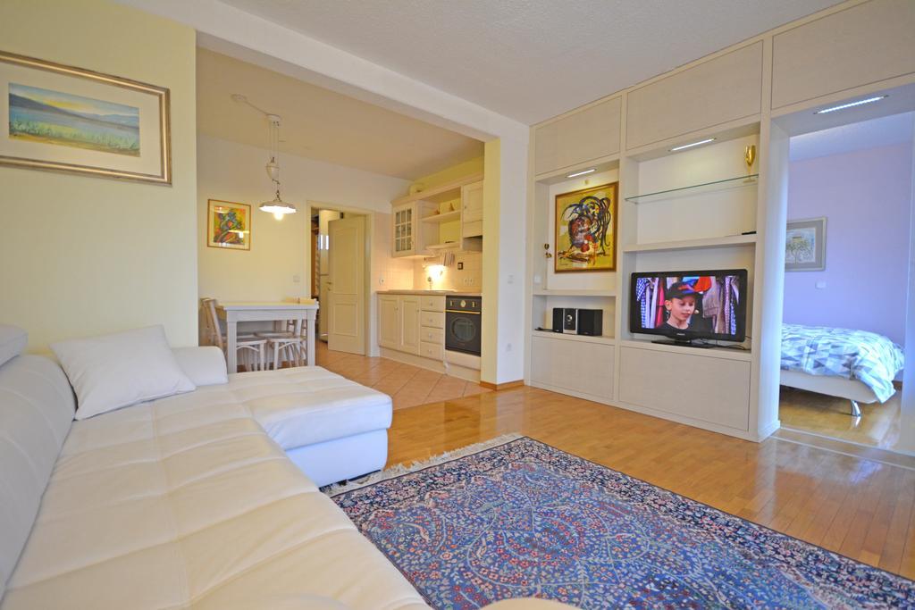 Apartment Amigo Bled Bagian luar foto
